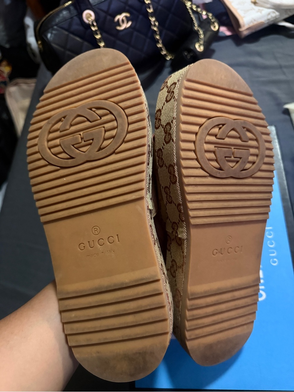 Gucci Beige GG Canvas Slides with Red Footbed - Picture 3 of 5